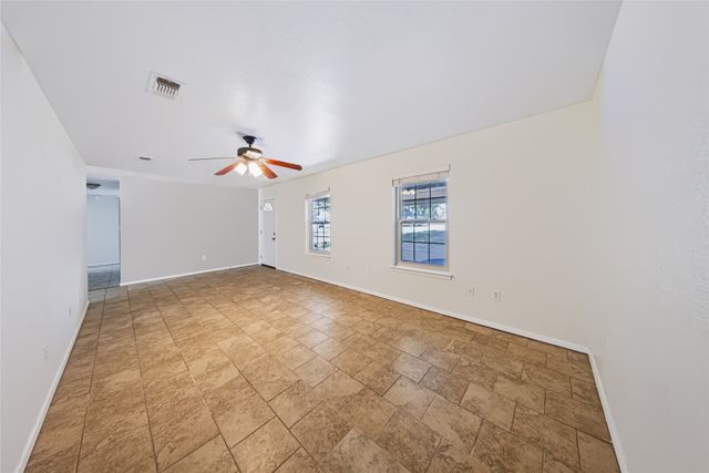 560 Green Acres Road, Weatherford, TX 76088