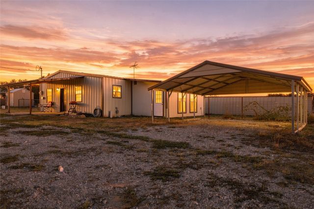 560 Green Acres Road, Weatherford, TX 76088