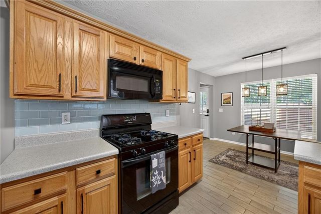 9899 Vista Circle, Union City, GA 30291