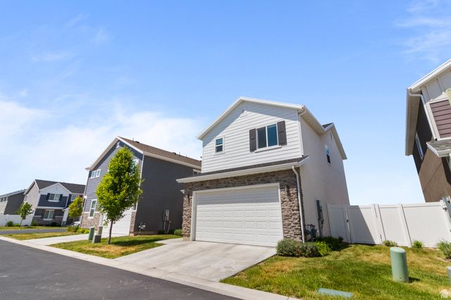 3233 S BURKHILL LN, Syracuse, UT 84075