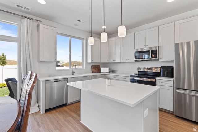 3233 S BURKHILL LN, Syracuse, UT 84075
