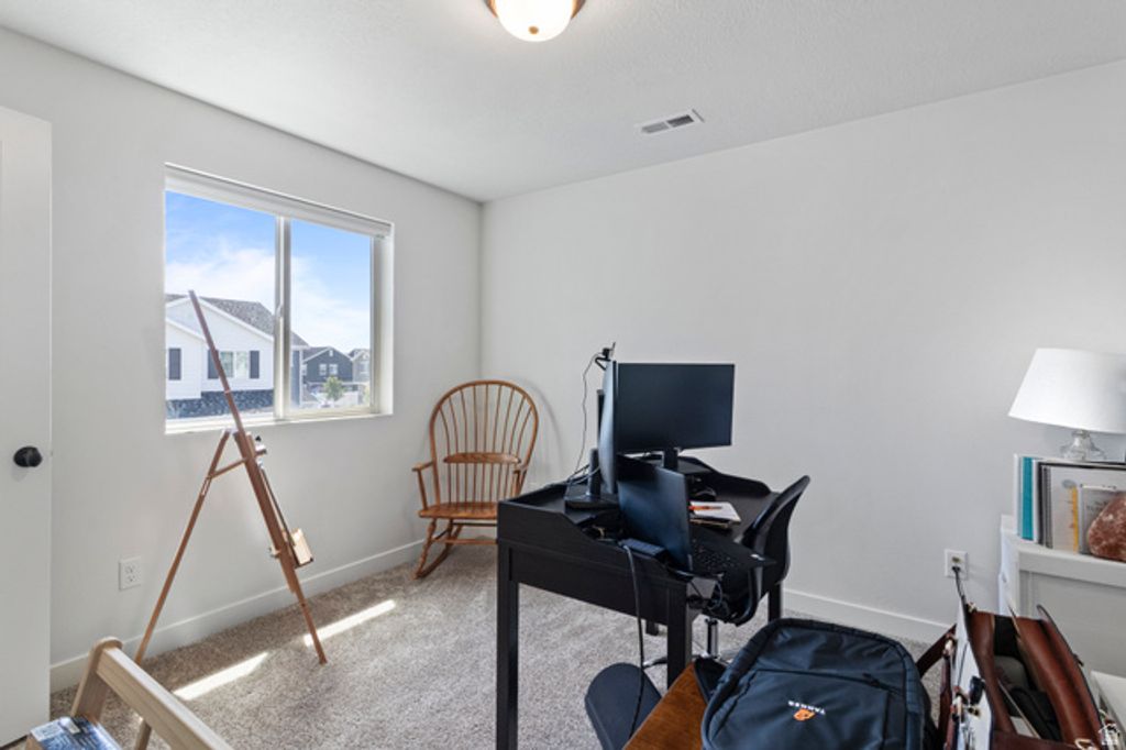 Image 19 of property listing at 3233 S BURKHILL LN, Syracuse, UT 84075