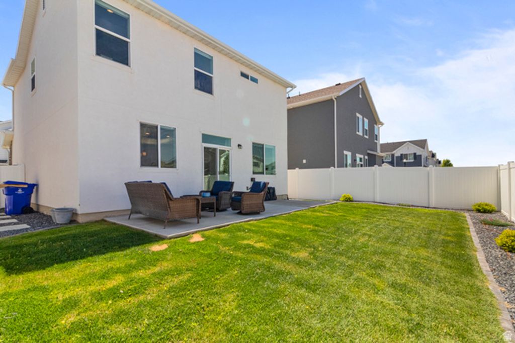 Image 24 of property listing at 3233 S BURKHILL LN, Syracuse, UT 84075