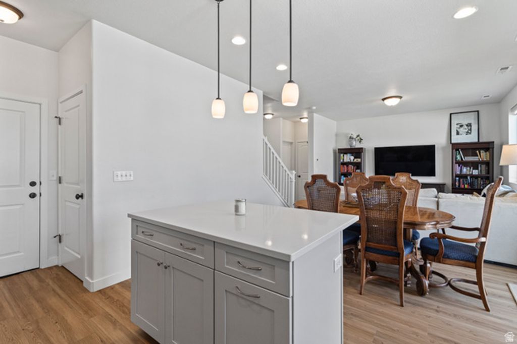 Image 10 of property listing at 3233 S BURKHILL LN, Syracuse, UT 84075