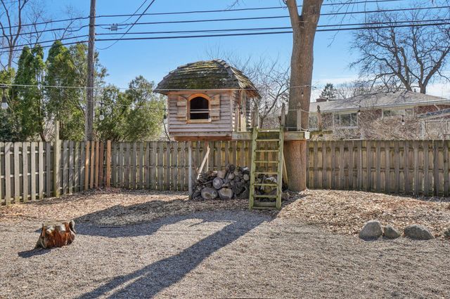 1957 Coronada Drive, Ann Arbor, MI 48103