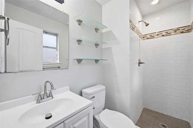 5608 Twin Oaks Drive, Haltom City, TX 76148