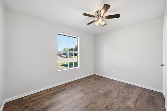 5608 Twin Oaks Drive, Haltom City, TX 76148