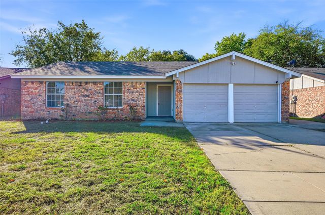 5608 Twin Oaks Drive, Haltom City, TX 76148