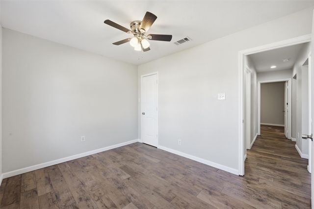 5608 Twin Oaks Drive, Haltom City, TX 76148