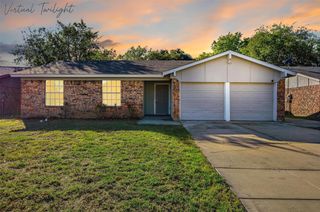 5608 Twin Oaks Drive, Haltom City, TX 76148
