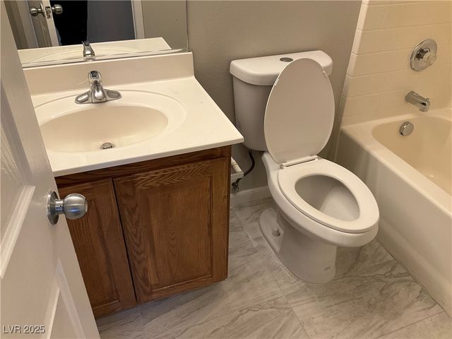 5851 West Santoli Avenue, Las Vegas, NV 89139