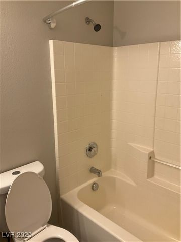 5851 West Santoli Avenue, Las Vegas, NV 89139