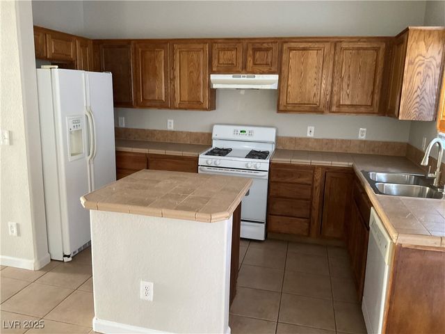 5851 West Santoli Avenue, Las Vegas, NV 89139