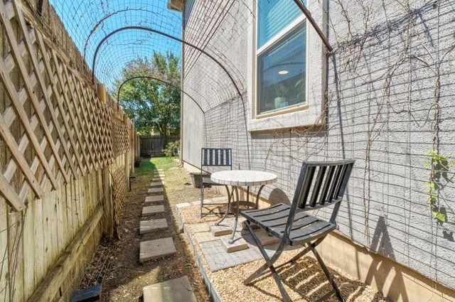 193 Camden CV, Buda, TX 78610