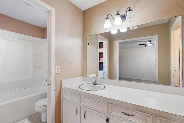 1518 Ruskin Circle Drive, Dimmitt, TX 79027