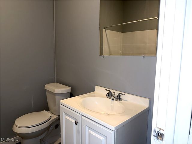 28 Christie Street, Akron, OH 44303