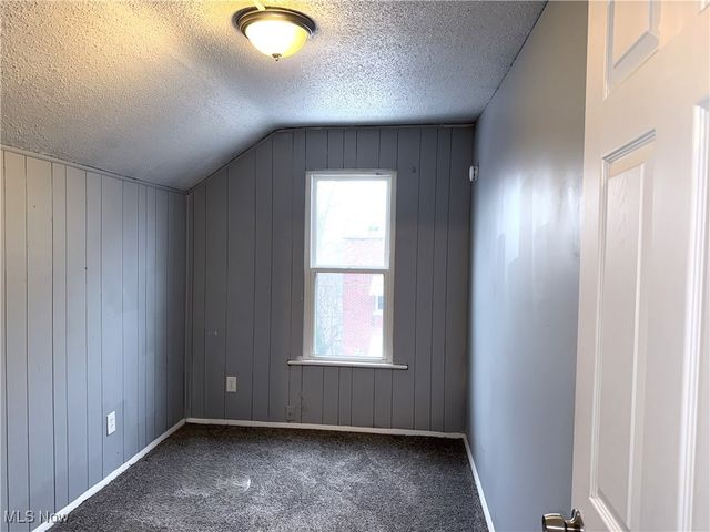 28 Christie Street, Akron, OH 44303