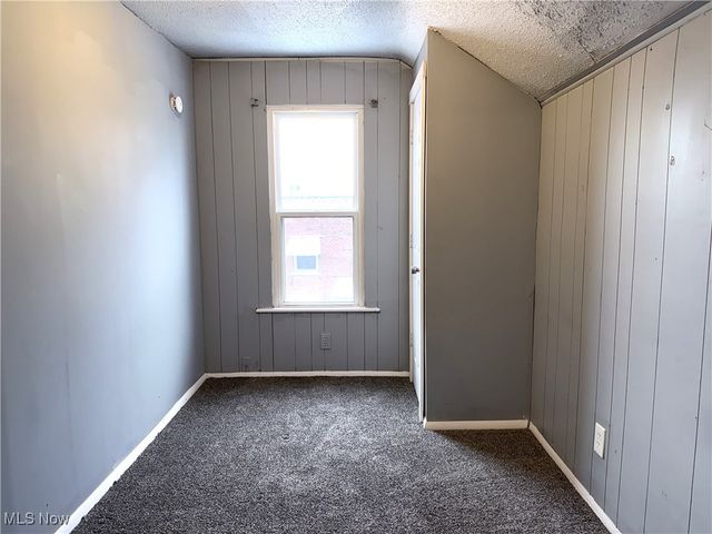 28 Christie Street, Akron, OH 44303