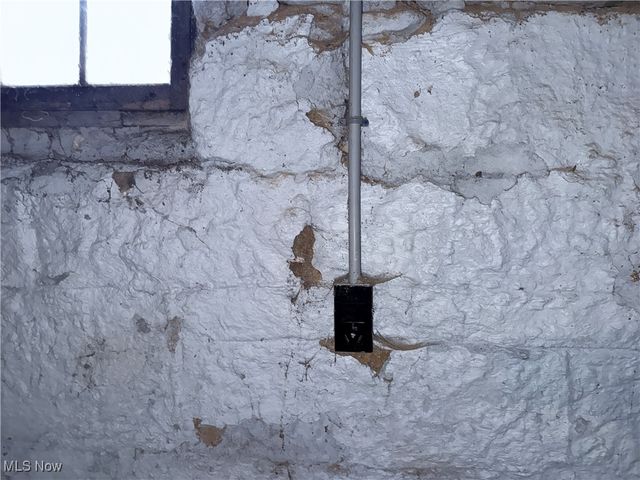 28 Christie Street, Akron, OH 44303