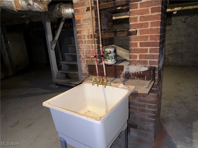 28 Christie Street, Akron, OH 44303