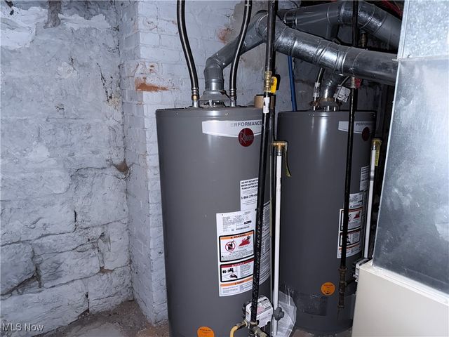 28 Christie Street, Akron, OH 44303