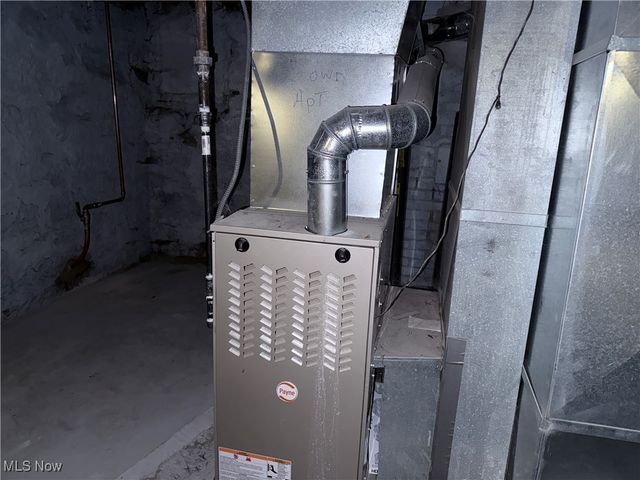 28 Christie Street, Akron, OH 44303