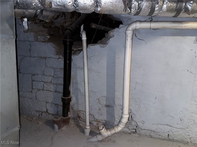 28 Christie Street, Akron, OH 44303