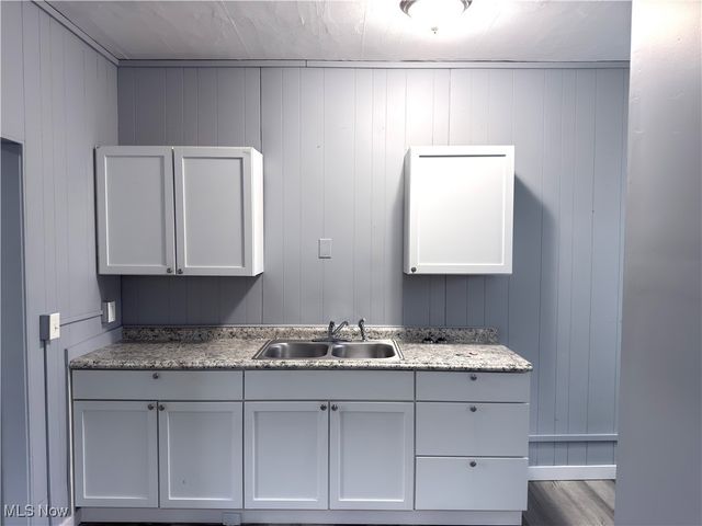 28 Christie Street, Akron, OH 44303