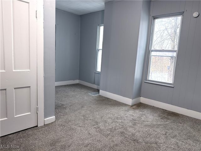 28 Christie Street, Akron, OH 44303