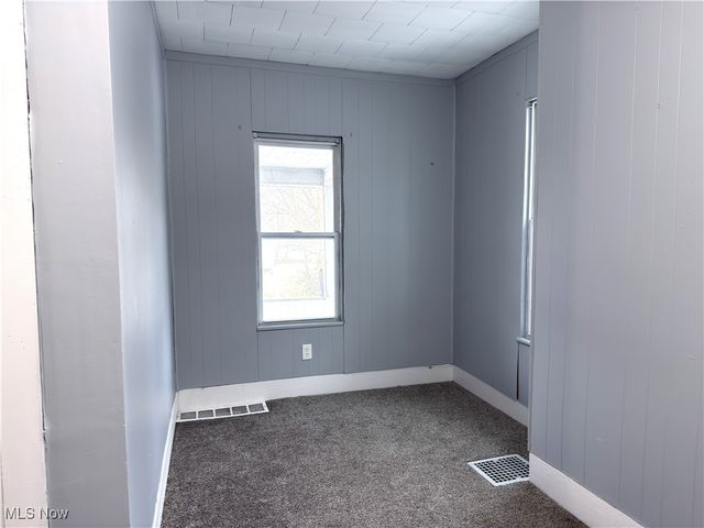 28 Christie Street, Akron, OH 44303