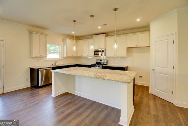 41 Woodland Road, Covington, GA 30016