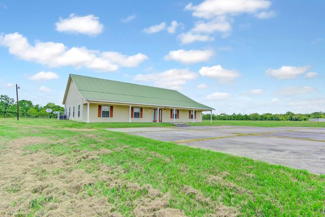 8458 Fm 1960, Dayton, TX 77535