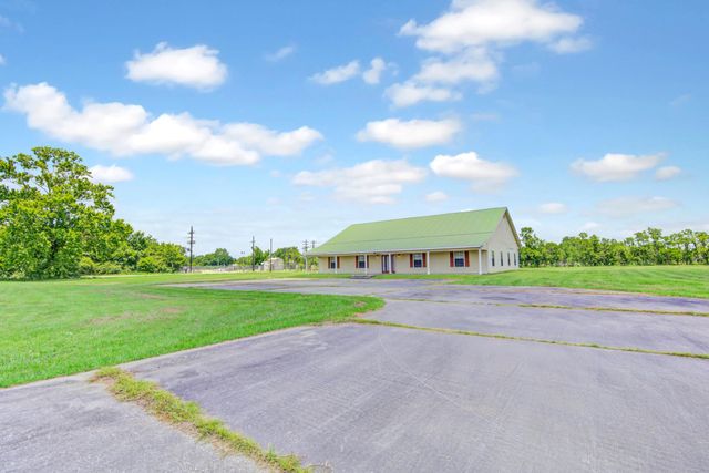 8458 Fm 1960, Dayton, TX 77535