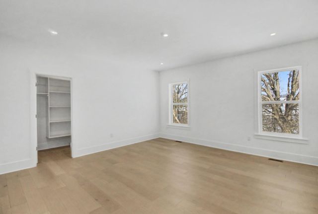 195 Acer Court, Ann Arbor, MI 48105