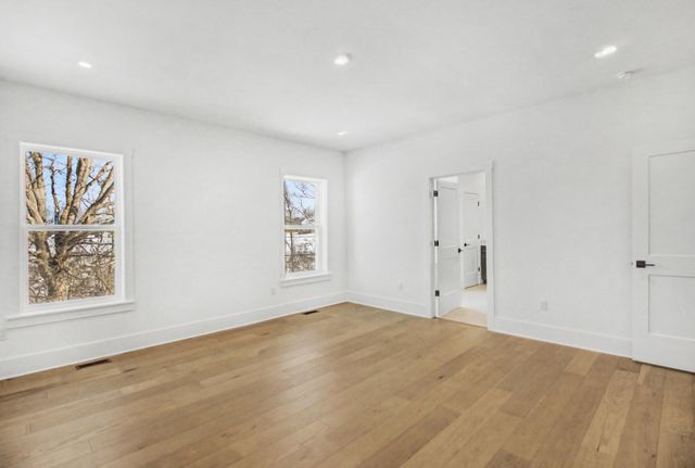 195 Acer Court, Ann Arbor, MI 48105