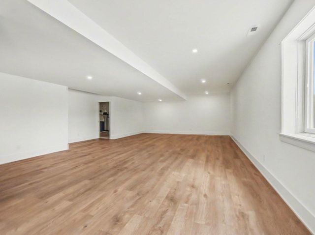 195 Acer Court, Ann Arbor, MI 48105