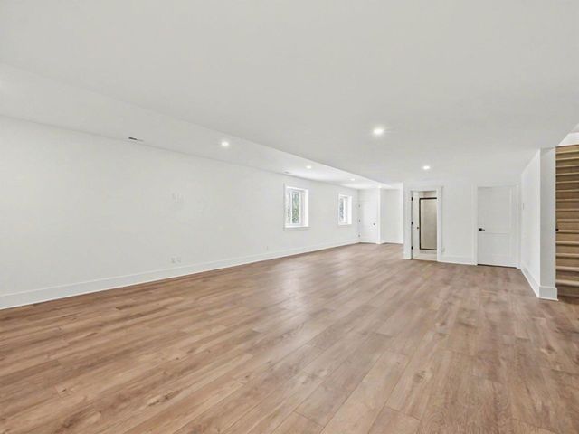 195 Acer Court, Ann Arbor, MI 48105