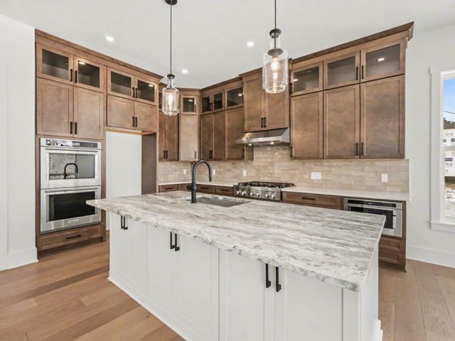 195 Acer Court, Ann Arbor, MI 48105