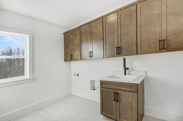 195 Acer Court, Ann Arbor, MI 48105