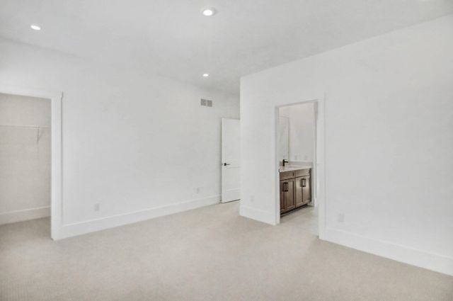 195 Acer Court, Ann Arbor, MI 48105