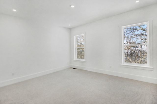 195 Acer Court, Ann Arbor, MI 48105