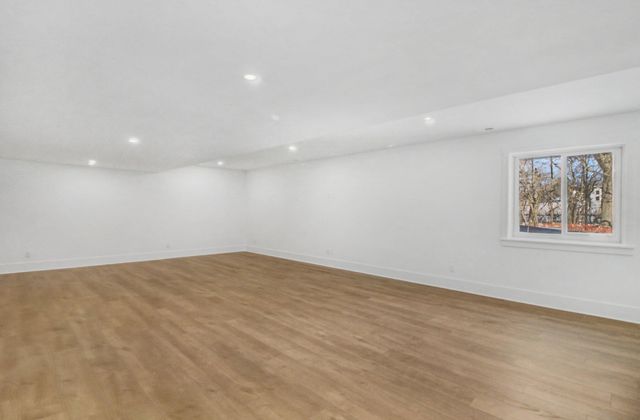 195 Acer Court, Ann Arbor, MI 48105