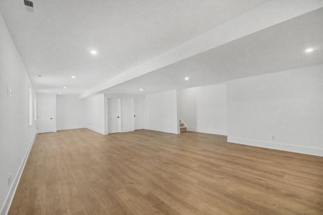 195 Acer Court, Ann Arbor, MI 48105