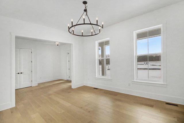 195 Acer Court, Ann Arbor, MI 48105