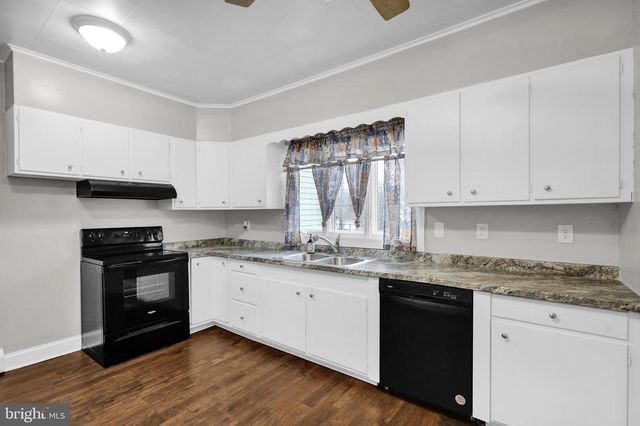 332 W SAVORY ST, Pottsville, PA 17901