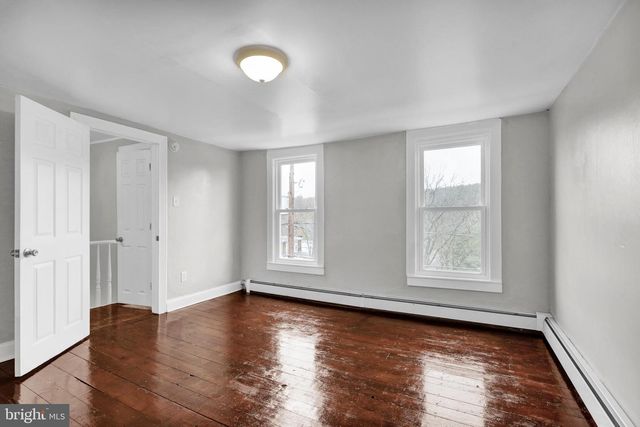 332 W SAVORY ST, Pottsville, PA 17901