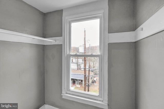 332 W SAVORY ST, Pottsville, PA 17901