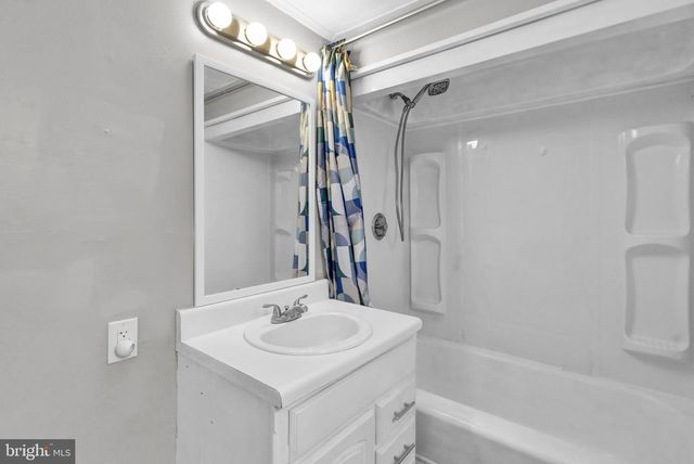 332 W SAVORY ST, Pottsville, PA 17901