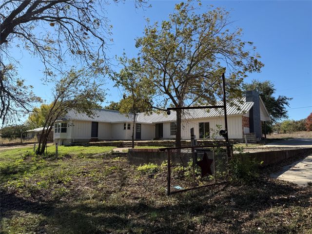 1102 Chilton Street, Weatherford, TX 76086