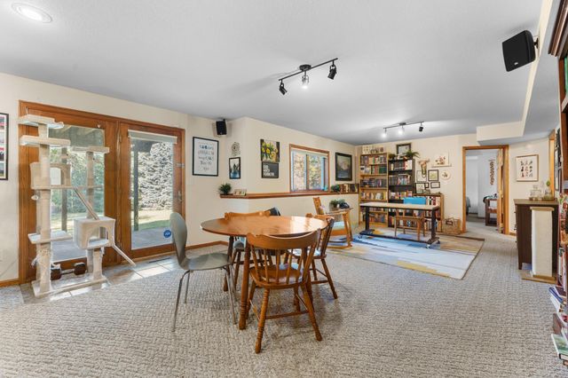 2129 E Heights Lane NE, Rochester, MN 55906